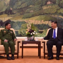 တပ်မတော်ကာကွယ်ရေးဦးစီးချုပ် ဗိုလ်ချုပ်မှူးကြီး မင်းအောင်လှိုင် တရုတ် ပြည်သူ့သမ္မတနိုင်ငံသမ္မတ Mr. Xi Jinping နှင့် တွေ့ဆုံဆွေးနွေး