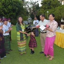 Catholic Kachin Youth Yangon (CKYY) sings carols and makes wishes for peace at residence of Senior General Min Aung Hlaing