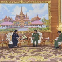 Senior General Min Aung Hlaing receives Singaporean Ambassador
