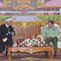 တပ်မတော်ကာကွယ်ရေးဦးစီးချုပ် ဗိုလ်ချုပ်မှူးကြီး မင်းအောင်လှိုင် ပအိုးဝ်ငြိမ်းချမ်းရေး အဖွဲ့(PNO)အသွင်ပြောင်းပြည်သူ့စစ်(ဌာနေ)အဖွဲ့ဥက္ကဋ္ဌ ဦးအောင်ခမ်းထီနှင့် အဖွဲ့ဝင်များအား လက်ခံတွေ့ဆုံ