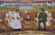 တပ်မတော်ကာကွယ်ရေးဦးစီးချုပ် ဗိုလ်ချုပ်မှူးကြီး မင်းအောင်လှိုင် အထက်မြန်မာပြည်ကက်သလစ် ဂိုဏ်းအုပ်ဆရာတော်ကြီး ပေါလ်ဂရောင် ဦးဆောင်သည့် ကက်သလစ်ဆရာတော်များအား လက်ခံတွေ့ဆုံ