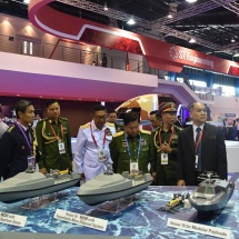 Senior General Min Aung Hlaing attends Singapore Airshow 2018, holds meeting with Singaporean Chief of Defence Force