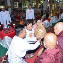 တပ်မတော်ကာကွယ်ရေးဦးစီးချုပ် ဗိုလ်ချုပ်မှူးကြီး မင်းအောင်လှိုင် ထားဝယ်မြို့ ကျက်သရေဆောင် သမိုင်းဝင်ရွှေတောင်စားစေတီတော်မြတ်ကြီး ဒုတိယအကြိမ် လုံးတော်ပြည့်ရွှေစင်ရွှေသားရွှေသင်္ကန်းကပ်လှူပူဇော်ပွဲနှင့် ရတနာစိန်ဖူးတော်၊ ငှက်မြတ်နားတော်တင်လှူပူဇော်ပွဲသို့တက်ရောက်