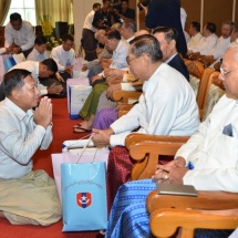Tatmadaw families (Army, Navy and Air) pay respects to retired military officers who attend 73rd Anniversary of Armed Forces Day, and Independence Mawgun award winners