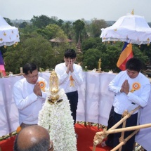 တပ်မတော်ကာကွယ်ရေးဦးစီးချုပ် ဗိုလ်ချုပ်မှူးကြီး မင်းအောင်လှိုင် သည် ပြင်ဦးလွင်မြို့ရှိ သမိုင်းဝင် မဟာရွှေမြင်တင်စေတီတော်မြတ်ကြီး စိန်ဖူးတော်၊ ငှက်မြတ်နားတော်တင်လှူခြင်း၊ လုံးတော်ပြည့်ရွှေသင်္ကန်းကပ်လှူခြင်းနှင့် ဗုဒ္ဓါဘိသေကအနေကဇာတင် မဟာမင်္ဂလာအခမ်းအနားသို့တက်ရောက်