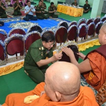 Tatmadaw families present offertories, meals, set up funds for monks of Masoeyein Monastery