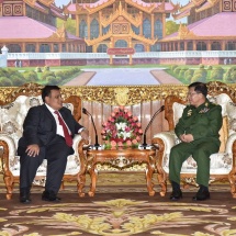 တပ်မတော်ကာကွယ်ရေးဦးစီးချုပ် ဗိုလ်ချုပ်မှူးကြီး မင်းအောင်လှိုင် မြန်မာနိုင်ငံဆိုင်ရာ မလေးရှားနိုင်ငံ သံအမတ်ကြီး H.E.Mr.Zahairi bin Baharim အားလက်ခံတွေ့ဆုံ