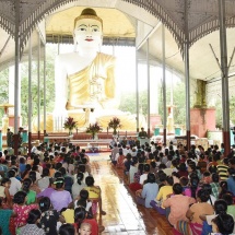 တပ်မတော်ကာကွယ်ရေးဦးစီးချုပ် ဗိုလ်ချုပ်မှူးကြီး မင်းအောင်လှိုင် ပဲခူးတိုင်းဒေသကြီး၊ ရွှေကျင်မြို့နှင့်ပတ်ဝန်းကျင်ကျေးရွာများမှ ရေဘေးရှောင်ပြည်သူများအား သွားရောက်တွေ့ဆုံအားပေး စကားပြောကြား