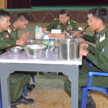 Senior General Min Aung Hlaing attends Choice of Arms ceremony of 21st Intake of DSTA, views training of Myanmar Tatmadaw shooting team