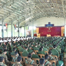 Senior General Min Aung Hlaing meets officers, other ranks, families and trainee officers and other ranks of local advanced training depot of Tangyan Station and officers, other ranks and families of the station