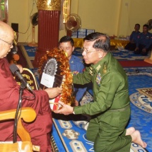 နေပြည်တော်၊ လယ်ဝေးမြို့နယ်ရှိ ပရိယတ္တိစာသင်တိုက်များ၊ သာသနာ့အနွယ်ဝင်သီလရှင်စာသင်တိုက်များနှင့် ဘိုးဘွားရိပ်သာ တစ်ခုသို့ တပ်မတော်(ကြည်း၊ရေ၊လေ) မိသားစုများနှင့်စေတနာရှင် ပြည်သူများက ဆွမ်းဆန်တော်၊ ဆီ၊ ဆား၊ ပဲ၊ ဆေးနှင့်ငွေ ပဒေသာပင်အလှူငွေများ လှူဒါန်းပွဲအခမ်းအနားကျင်းပ 