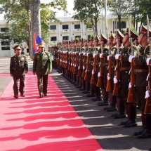 Senior General Min Aung Hlaing welcomed by Lao Minister of National Defence Lieutenant General Chansamone CHANYALATH, talks held