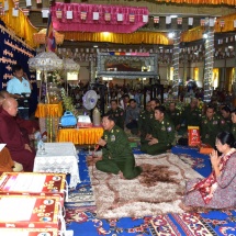 Senior General Min Aung Hlaing pays homage to remains of grateful Myainggyingu Sayadaw Bhaddanta Sujana who recently passed away