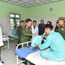 Senior General Min Aung Hlaing visits Local medical battalion in Mandalay, meets officers and other ranks of Kyaukse Station