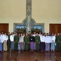 တပ်မတော်ကာကွယ်ရေးဦးစီးချုပ် ဗိုလ်ချုပ်မှူးကြီး မင်းအောင်လှိုင် မြန်မာနိုင်ငံ သတင်းမီဒီယာကောင်စီဥက္ကဋ္ဌ ဦးအုန်းကြိုင်ဦးဆောင်သည့်အဖွဲ့ဝင်များနှင့် သတင်းမီဒီယာများအားတွေ့ဆုံ၊ “တပ်မတော်ကာကွယ်ရေး ဦးစီးချုပ်ရုံး၏ ပစ်ခတ်တိုက်ခိုက်မှုရပ်စဲရေးနှင့် ထာဝရငြိမ်းချမ်းရေးအတွက် ထုတ်ပြန်ချက်” ကြေညာ