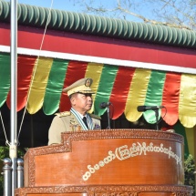 တပ်မတော်ကာကွယ်ရေးဦးစီးချုပ် ဗိုလ်ချုပ်မှူးကြီး မဟာသရေစည်သူ မင်းအောင်လှိုင် ဘွဲ့ရအမျိုးသမီးဗိုလ်လောင်းသင်တန်း အမှတ်စဉ်(၅) သင်တန်းဆင်း ဂုဏ်ပြုစစ်ရေးပြအခမ်းအနားသို့ တက်ရောက်