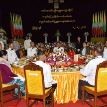 တပ်မတော်ကာကွယ်ရေးဦးစီးချုပ် ဗိုလ်ချုပ်မှူးကြီး မင်းအောင်လှိုင် တပ်မတော်နည်းပညာ တက္ကသိုလ် ဗိုလ်လောင်းသင်တန်းအမှတ်စဉ်(၂၀)သင်တန်းဆင်း ဂုဏ်ပြုညစာစားပွဲအခမ်းအနားသို့ တက်ရောက်ချီးမြှင့်