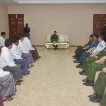 တပ်မတော်ကာကွယ်ရေးဦးစီးချုပ် ဗိုလ်ချုပ်မှူးကြီး မင်းအောင်လှိုင် မြန်မာ့သိုင်းအဖွဲ့ချုပ်မှ တာဝန်ရှိသူများနှင့် သိုင်းဆရာကြီးများအား ရင်းရင်းနှီးနှီးတွေ့ဆုံ