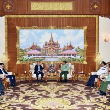 Senior General Min Aung Hlaing receives retired Admiral Choi Yoon-hee who is Former Chairman of Joint Chiefs of Staff of ROK