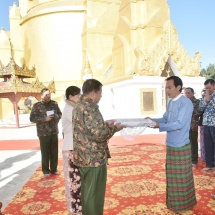 Senior General Min Aung Hlaing inspects 500-acre Nanttale multipurpose farm of Putao Station, pays homage to Kaunghmulon Pagoda