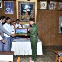 Senior General Min Aung Hlaing visits historic Shwenattaung Pagoda