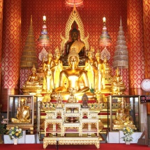 တပ်မတော်ကာကွယ်ရေးဦးစီးချုပ် ဗိုလ်ချုပ်မှူးကြီး မင်းအောင်လှိုင် ဦးဆောင်သည့် မြန်မာ့တပ်မတော် ချစ်ကြည်ရေးကိုယ်စားလှယ်အဖွဲ့သည် Udon Thani ခရိုင်ရှိ Wat Bodhisomphon ဘုရားကျောင်းသို့ သွားရောက်ဖူးမျှော်ကြည်ညိုပြီး ထိုင်းဘုရင့်တပ်မတော်ကာကွယ်ရေးဦးစီးချုပ်က အလုပ်သဘောတည်ခင်း ဧည့်ခံသည့် ဂုဏ်ပြုညစာစားပွဲ အခမ်းအနားသို့တက်ရောက်(ရုပ်သံသတင်း)