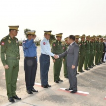 (၁၆)ကြိမ်မြောက် အာဆီယံတပ်မတော်ကာကွယ်ရေးဦးစီးချုပ်များအစည်းအဝေး (16th ACDFM) တက်ရောက်ရန်အတွက် တပ်မတော်ကာကွယ်ရေးဦးစီးချုပ် ဗိုလ်ချုပ်မှူးကြီး မင်းအောင်လှိုင် ဦးဆောင်သည့် မြန်မာ့တပ်မတော်ကိုယ်စားလှယ်အဖွဲ့ထွက်ခွာ၊ ထိုင်းဘုရင့်တပ်မတော် ကာကွယ်ရေးဦးစီးချုပ်က တည်ခင်းဧည့်ခံသည့်ကြိုဆိုဂုဏ်ပြုညစာစားပွဲသို့တက်ရောက်(ရုပ်သံသတင်း)