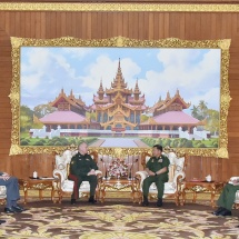 Senior General Min Aung Hlaing receives Deputy Minister of Defence Colonel General Alexander V. Fomin of the Russian Federation