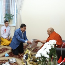 Senior General Min Aung Hlaing arrives at Myanmar Theravada Buddha Vihara Monastery in Moscow, cordially meets families of office of Myanmar Military Attaché (Army, Navy and Air) 