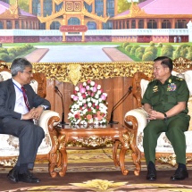 တပ်မတော်ကာကွယ်ရေးဦးစီးချုပ် ဗိုလ်ချုပ်မှူးကြီး မင်းအောင်လှိုင် မြန်မာနိုင်ငံဆိုင်ရာ အိန္ဒိယနိုင်ငံ သံအမတ်ကြီး H.E. Mr. Saurabh Kumar  အားလက်ခံတွေ့ဆုံ