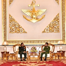 တပ်မတော်ကာကွယ်ရေးဦးစီးချုပ် ဗိုလ်ချုပ်မှူးကြီး မင်းအောင်လှိုင် လာအိုပြည်သူ့ တပ်မတော်၊ စစ်ဦးစီးဌာန ဒုတိယအကြီးအကဲအား လက်ခံတွေ့ဆုံ 