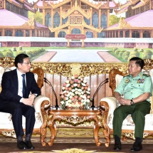 တပ်မတော်ကာကွယ်ရေးဦးစီးချုပ် ဗိုလ်ချုပ်မှူးကြီး မင်းအောင်လှိုင် မြန်မာနိုင်ငံဆိုင်ရာ တရုတ်နိုင်ငံသံ အမတ်ကြီး H.E. Mr. Hong Liang အားလက်ခံတွေ့ဆုံ
