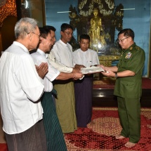 Senior General Min Aung Hlaing pays homage to Shwetanttic Tharakan Pagoda, Shweku Buddha Image in Pakokku, Htilominlo Pagoda in Bagan Cultural Zone 