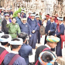 တပ်မတော်ကာကွယ်ရေးဦးစီးချုပ် ဗိုလ်ချုပ်မှူးကြီး မင်းအောင်လှိုင် ရှေးဟောင်းသမိုင်းဝင်မွေတော် ကက္ကူဘုရားသို့ သွားရောက်ဖူးမြော်ကြည်ညို၊ တိုင်းရင်းသား ဒေသခံပြည်သူများနှင့် ရင်းရင်းနှီနှီးတွေ့ဆုံ၍ ဒေသဖွံ့ဖြိုးရေးဆိုင်ရာများအားဆွေးနွေး 
