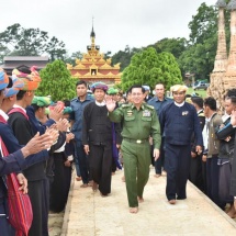 Senior General Min Aung Hlaing visits ancient historical Mwedaw Katku Pagoda, discusses regional development undertakings in meeting with local people