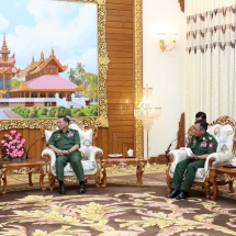Senior General Min Aung Hlaing receives outgoing Pakistani ambassador