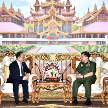 တပ်မတော်ကာကွယ်ရေးဦးစီးချုပ် ဗိုလ်ချုပ်မှူးကြီး မင်းအောင်လှိုင်  မြန်မာနိုင်ငံဆိုင်ရာ နီပေါနိုင်ငံ သံအမတ်ကြီးအား လက်ခံတွေ့ဆုံ