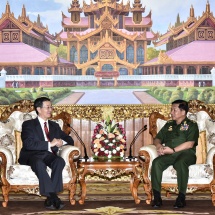 တပ်မတော်ကာကွယ်ရေးဦးစီးချုပ် ဗိုလ်ချုပ်မှူးကြီး မင်းအောင်လှိုင် တရုတ်ပြည်သူ့သမ္မတနိုင်ငံ၊ နိုင်ငံခြားရေးဝန်ကြီးဌာန၊ အာရှရေးရာအထူးကိုယ်စားလှယ်အား လက်ခံတွေ့ဆုံ၊ မြန်မာနိုင်ငံဆိုင်ရာ ဘရူနိုင်း ဒါရုဆလမ်နိုင်ငံ သံအမတ်ကြီးအား လက်ခံတွေ့ဆုံ(ရုပ်သံသတင်း)