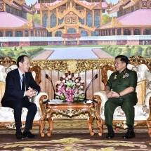 တပ်မတော်ကာကွယ်ရေးဦးစီးချုပ် ဗိုလ်ချုပ်မှူးကြီး မင်းအောင်လှိုင် မြန်မာနိုင်ငံဆိုင်ရာ ဂျပန်နိုင်ငံ သံအမတ်ကြီးအား လက်ခံတွေ့ဆုံ
