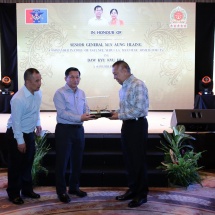 Senior General Min Aung Hlaing and Myanmar Tatmadaw goodwill delegation attend dinner hosted in their honour by Chief of Defence Forces of Royal Thai Armed Forces General Ponpipaat Benyasri, visit Thai Rung automobile manufacturer