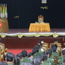 မှန်ကန်သည့်ခေါင်းဆောင်ကောင်း ဖြစ်စေရန်အတွက် အမိန့်နာခံမှုကောင်းစွာဖြင့် နောက်လိုက်ကောင်းဖြစ်ရန် လည်းလိုအပ်၊ စည်းကမ်းရှိပြီး စည်းလုံးညီညွတ်စွာဖြင့် တိုးတက်အောင် ဆောင်ရွက်ကြရန်လို