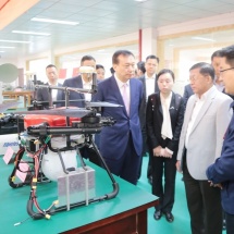 Myanmar Tatmadaw delegation led by Senior General Min Aung Hlaing visits No 34 research unit of CETC Company