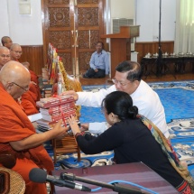 Families of Tatmadaw (Army, Navy and Air) donate cash for nine prerequisites for Buddhist Academies of Myanmar, for Sitagu water donations