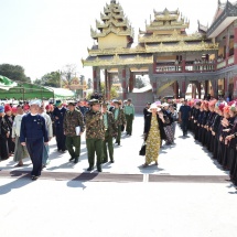 တပ်မတော်ကာကွယ်ရေးဦးစီးချုပ် ဗိုလ်ချုပ်မှူးကြီး မင်းအောင်လှိုင် တပ်မတော် ကွန်ပျူတာနှင့် နည်းပညာသိပ္ပံမှ သင်တန်းများအား တွေ့ဆုံအမှာစကားပြောကြားပြီး ဒေသခံများအား ကျန်းမာရေးစောင့်ရှောက်ပေးနေမှုများအား ကြည့်ရှုအားပေး၊ စစ်ဦးစီး တက္ကသိုလ်မှ နည်းပြအရာရှိကြီးများနှင့် သင်တန်းသားအရာရှိကြီးများအား တွေ့ဆုံ အမှာစကားပြောကြား(ရုပ်သံသတင်း)