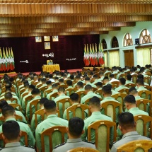 Senior General Min Aung Hlaing meets senior officer instructors and senior officer trainees from Command and General Staff College