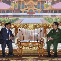 တပ်မတော်ကာကွယ်ရေးဦးစီးချုပ် ဗိုလ်ချုပ်မှူးကြီး မင်းအောင်လှိုင် နီပေါနိုင်ငံ Press Council အဖွဲ့အား လက်ခံတွေ့ဆုံ