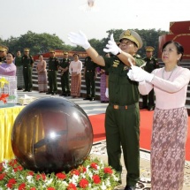 (၇၅)နှစ်မြောက် စိန်ရတုတပ်မတော်နေ့အထိမ်းအမှတ်ဇီဝိတဒါနငှက်လွှတ်ပွဲ အခမ်းအနား ကျင်းပ