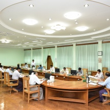 တပ်မတော်ကာကွယ်ရေးဦးစီးချုပ် ဗိုလ်ချုပ်မှူးကြီး မင်းအောင်လှိုင် ဦးစီး၍ တပ်မတော်တွင် COVID-19 ရောဂါကာကွယ်ထိန်းချုပ်ကုသရေးဆိုင်ရာ တတိယအကြိမ် ညှိနှိုင်း အစည်းအဝေးကျင်းပ