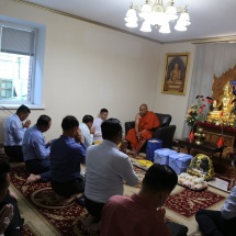 တပ်မတော်ကာကွယ်ရေးဦးစီးချုပ် ဗိုလ်ချုပ်မှူးကြီး မင်းအောင်လှိုင် ဦးဆောင်သော ကိုယ်စားလှယ်အဖွဲ့ မြန်မာထေရဝါဒဗုဒ္ဓဝိဟာရ(မော်စကို)ရှိ သံဃာတော်များအား လှူဖွယ်ပစ္စည်းများ ဆက်ကပ်လှူဒါန်း