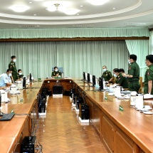 တပ်မတော်ကာကွယ်ရေးဦးစီးချုပ် ဗိုလ်ချုပ်မှူးကြီး မင်းအောင်လှုင် ကမ္ဘာ့ကပ်ရောဂါ COVID-19 ကာကွယ်ရေး၊ ထိန်းချုပ်ရေး၊ ကုသရေးနှင့် အခြားလိုအပ်ချက်များ ဆောင်ရွက်ပေးနိုင်ရေး အဋ္ဌမအကြိမ်ညှိနှိုင်းအစည်းအဝေးတက်ရောက်(ရုပ်သံသတင်း)
